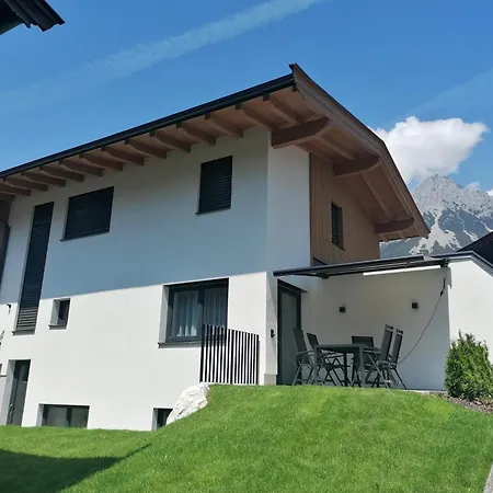 Auwald Apartment *